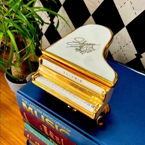 Music Box Liberace Piano | Porcelain | Rare | Luxury RARE Vintage | Collectible - Picture 8 of 17